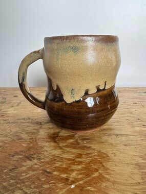Large Hand throne, pottery mug, with large comfortable handle
